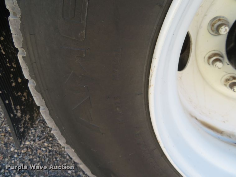 image for item FV9233 2003 Kenworth T300 service truck