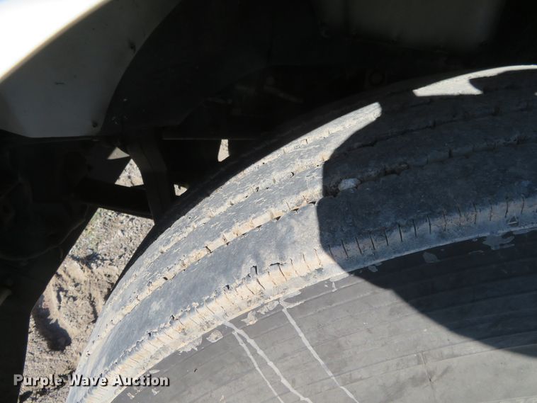 image for item FV9233 2003 Kenworth T300 service truck