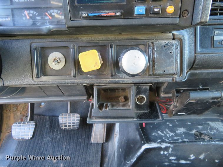 image for item FV9234 1994 Chevrolet Kodiak C6500 flatbed truck