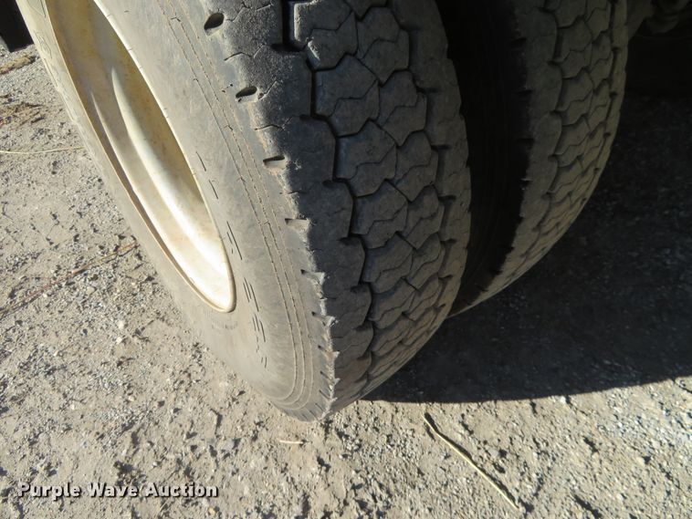 image for item FV9234 1994 Chevrolet Kodiak C6500 flatbed truck