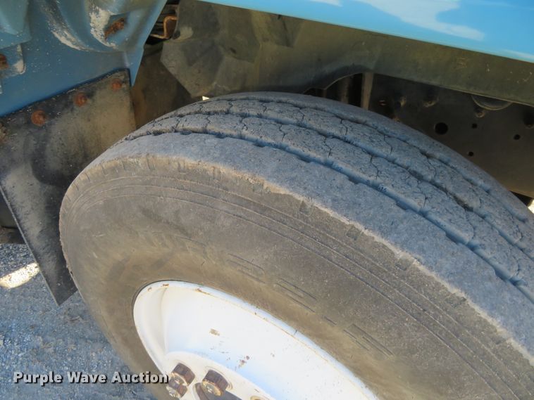 image for item FV9234 1994 Chevrolet Kodiak C6500 flatbed truck