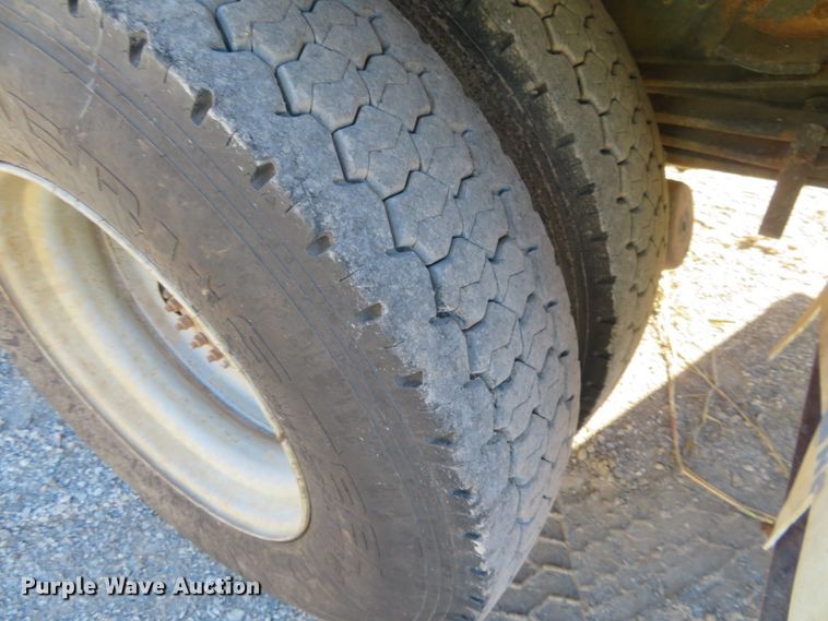 image for item FV9234 1994 Chevrolet Kodiak C6500 flatbed truck