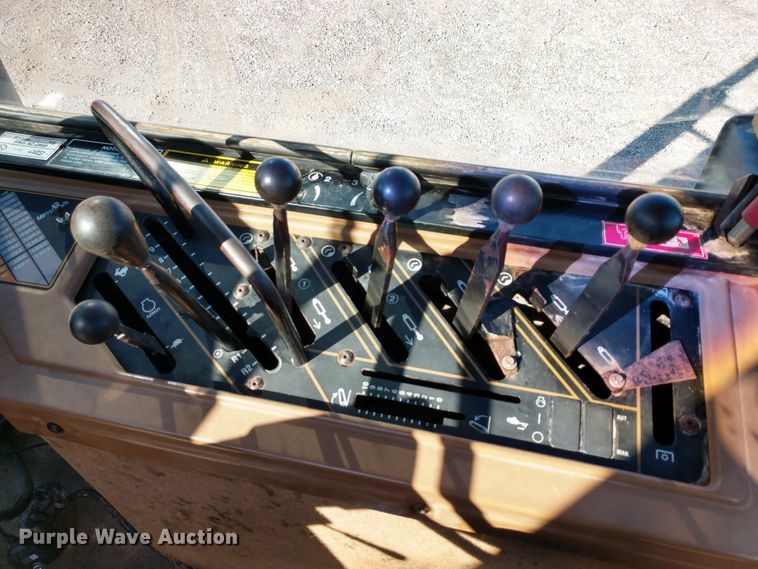 image for item FV9239 1994 Caterpillar Challenger 75C tractor