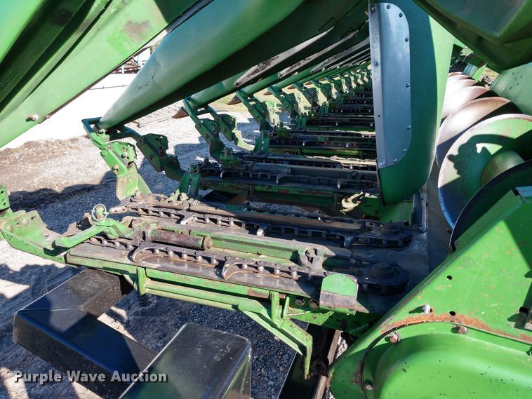 image for item FV9241 1999 John Deere 1293 corn head