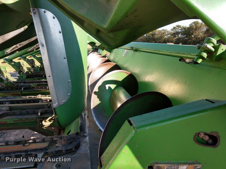 image for item FV9241 1999 John Deere 1293 corn head