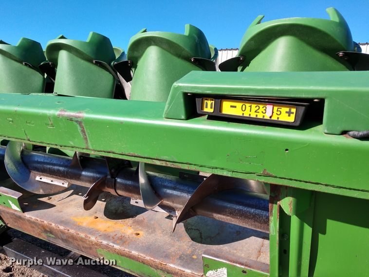 image for item FV9241 1999 John Deere 1293 corn head