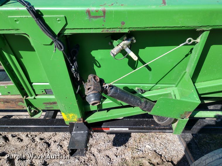 image for item FV9241 1999 John Deere 1293 corn head