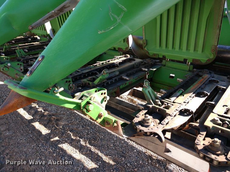 image for item FV9241 1999 John Deere 1293 corn head