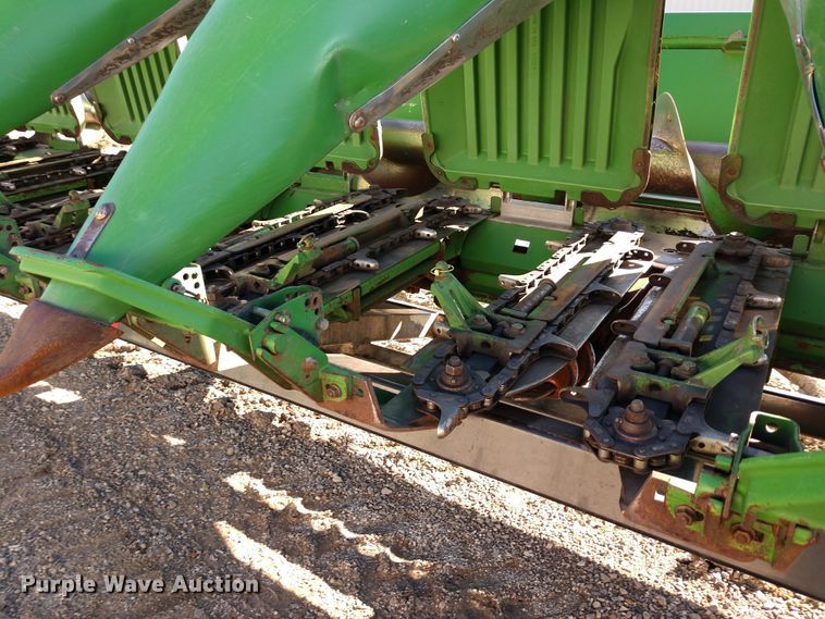 image for item FV9241 1999 John Deere 1293 corn head