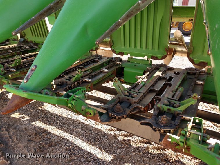 image for item FV9241 1999 John Deere 1293 corn head