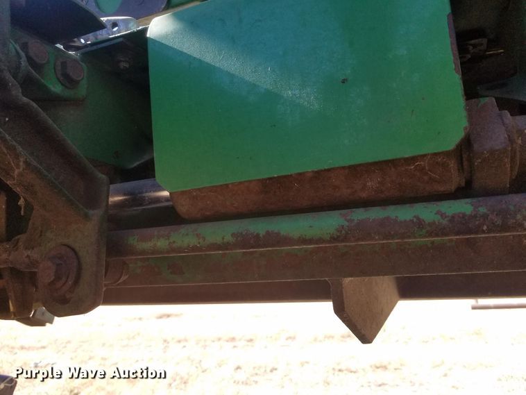 image for item FV9241 1999 John Deere 1293 corn head