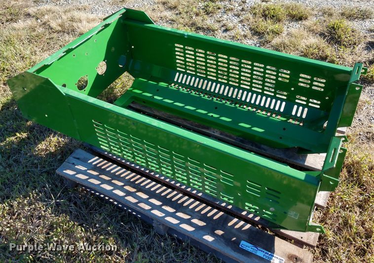 image for item FV9245 John Deere row unit frame