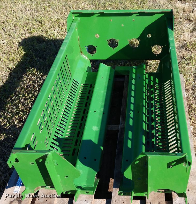 image for item FV9245 John Deere row unit frame