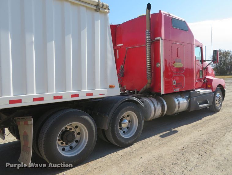 image for item H1142 2007 Kenworth T600 semi truck