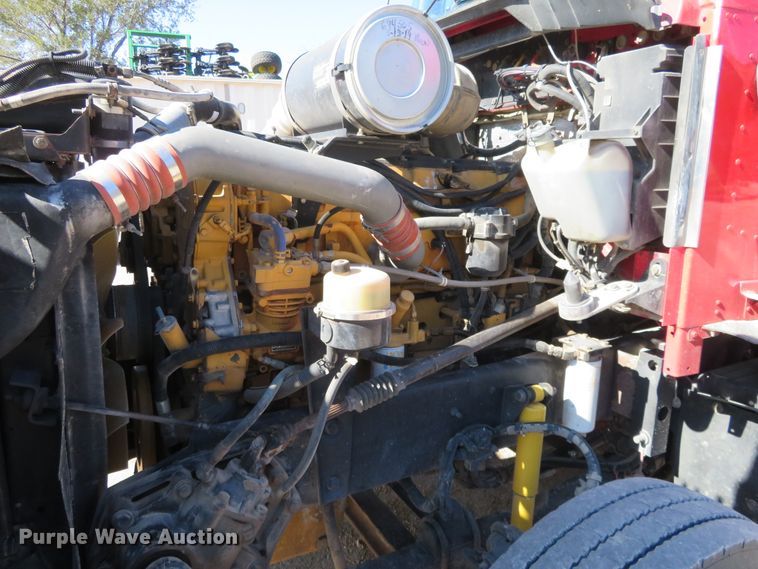 image for item H1142 2007 Kenworth T600 semi truck