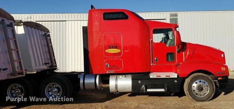 image for item H1143 2007 Kenworth T600 semi truck