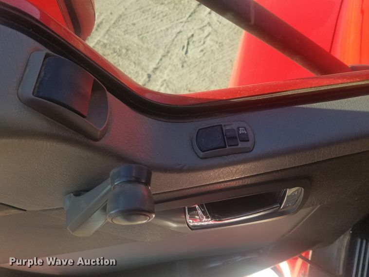 image for item H1143 2007 Kenworth T600 semi truck