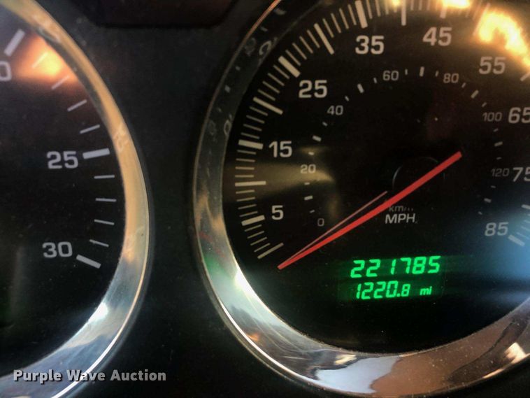 image for item H1143 2007 Kenworth T600 semi truck