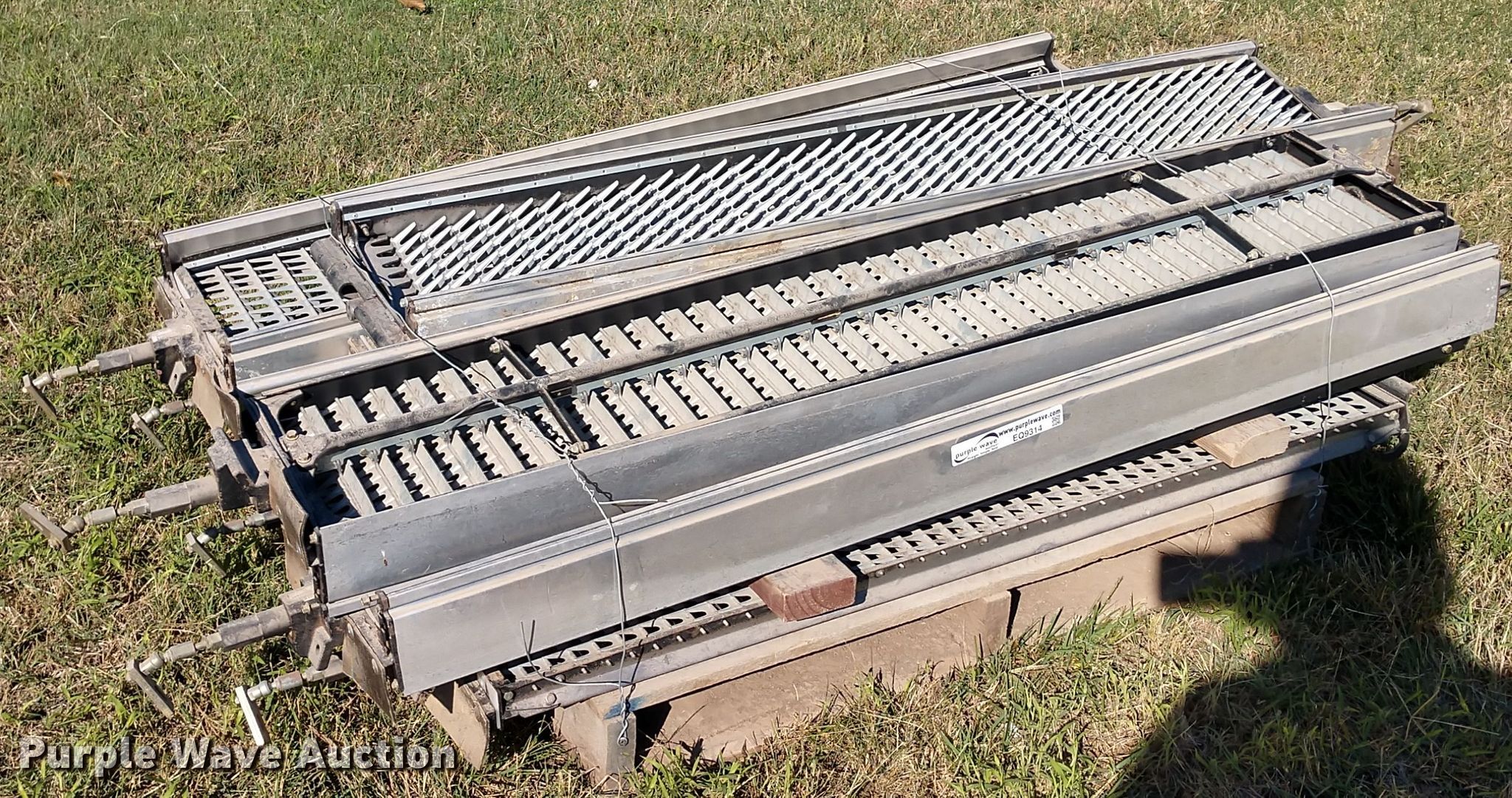 Deep tooth sieve and chaffer in Oxford, KS Item EQ9314 sold Purple Wave