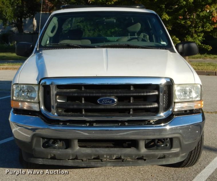 image for item DH2105 2004 Ford F250 Super Duty SuperCab pickup truck