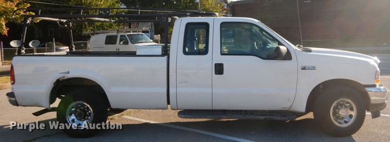 image for item DH2105 2004 Ford F250 Super Duty SuperCab pickup truck