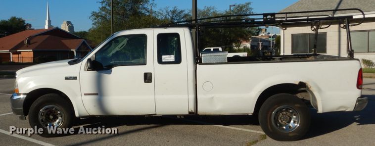 image for item DH2105 2004 Ford F250 Super Duty SuperCab pickup truck