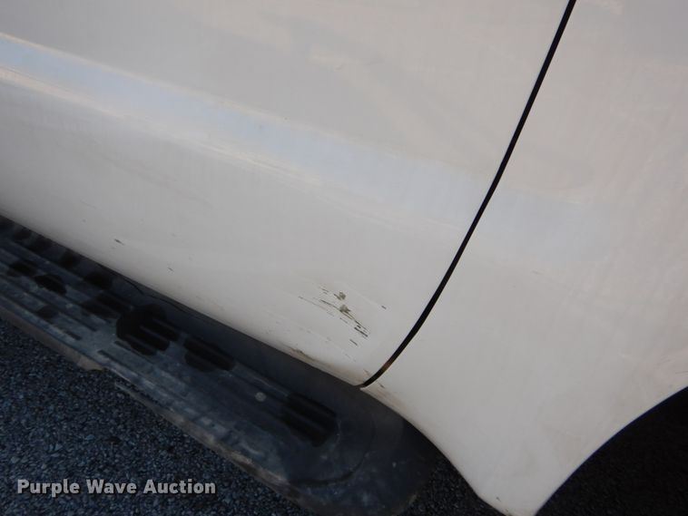 image for item DH2105 2004 Ford F250 Super Duty SuperCab pickup truck