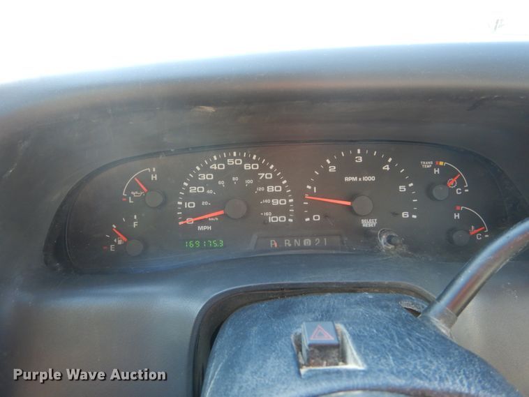 image for item DH2105 2004 Ford F250 Super Duty SuperCab pickup truck