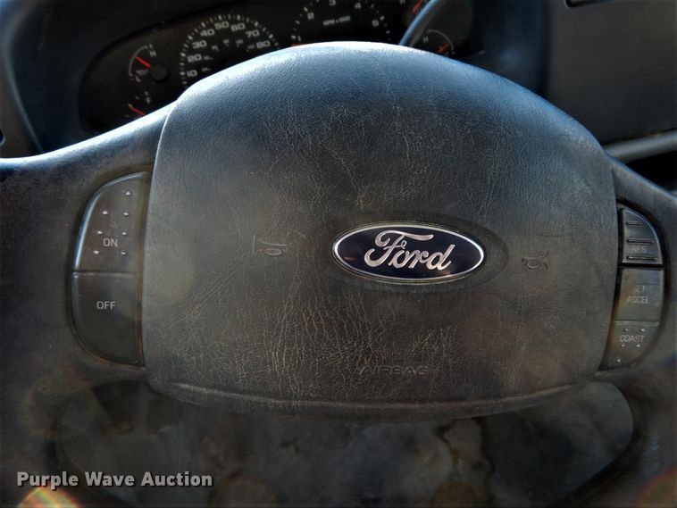 image for item DH2105 2004 Ford F250 Super Duty SuperCab pickup truck