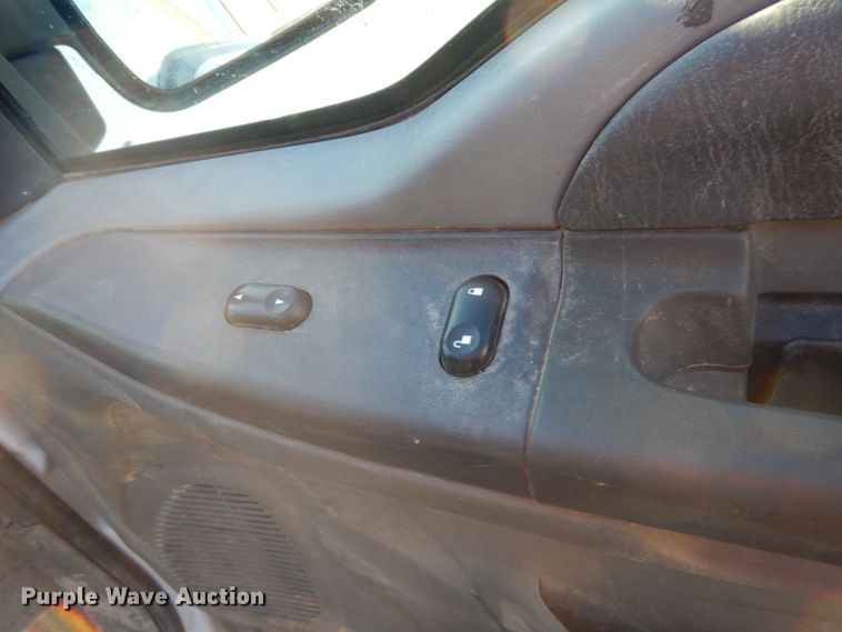 image for item DH2105 2004 Ford F250 Super Duty SuperCab pickup truck