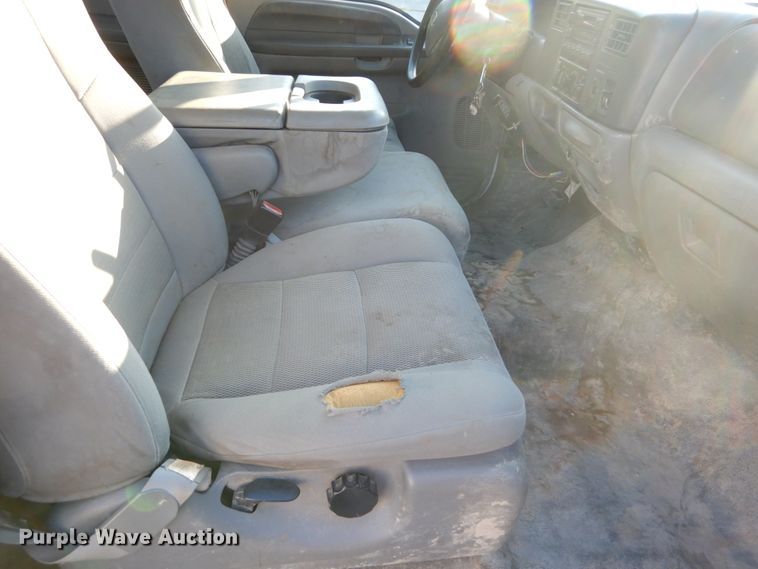 image for item DH2105 2004 Ford F250 Super Duty SuperCab pickup truck