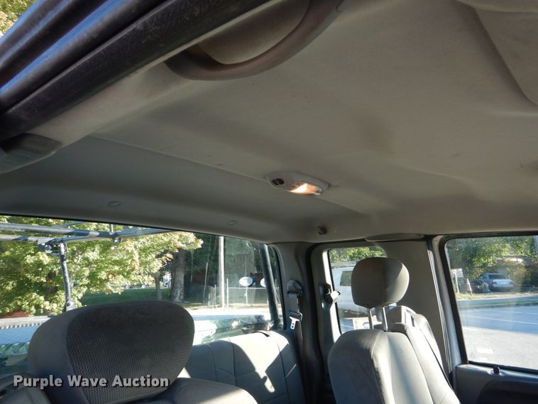 image for item DH2105 2004 Ford F250 Super Duty SuperCab pickup truck