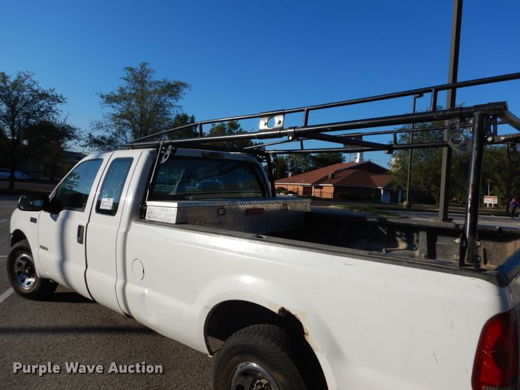 image for item DH2105 2004 Ford F250 Super Duty SuperCab pickup truck