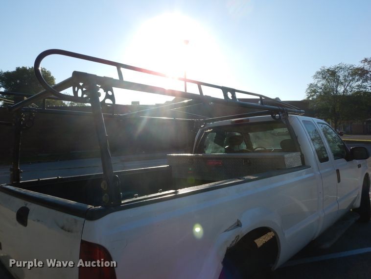 image for item DH2105 2004 Ford F250 Super Duty SuperCab pickup truck