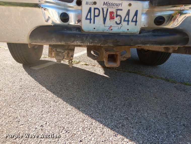 image for item DH2105 2004 Ford F250 Super Duty SuperCab pickup truck