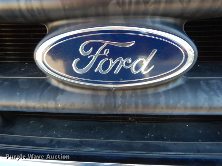 image for item DH2105 2004 Ford F250 Super Duty SuperCab pickup truck