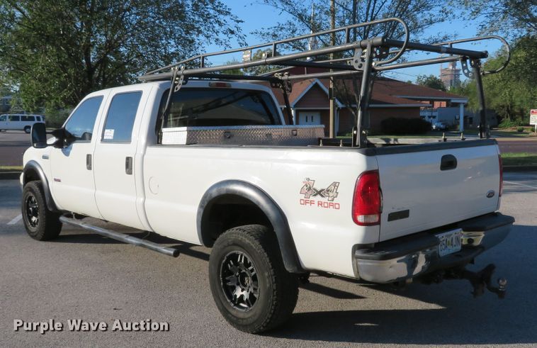 image for item DH2106 2006 Ford F350 Super Duty XL Crew Cab pickup truck