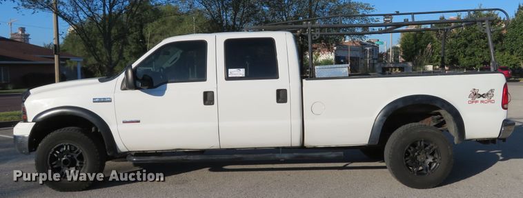 image for item DH2106 2006 Ford F350 Super Duty XL Crew Cab pickup truck