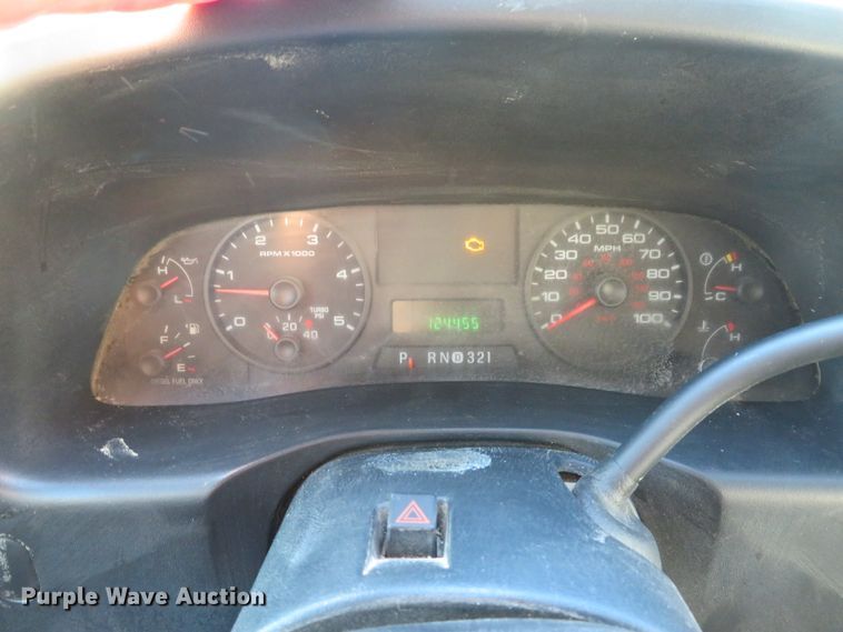 image for item DH2106 2006 Ford F350 Super Duty XL Crew Cab pickup truck