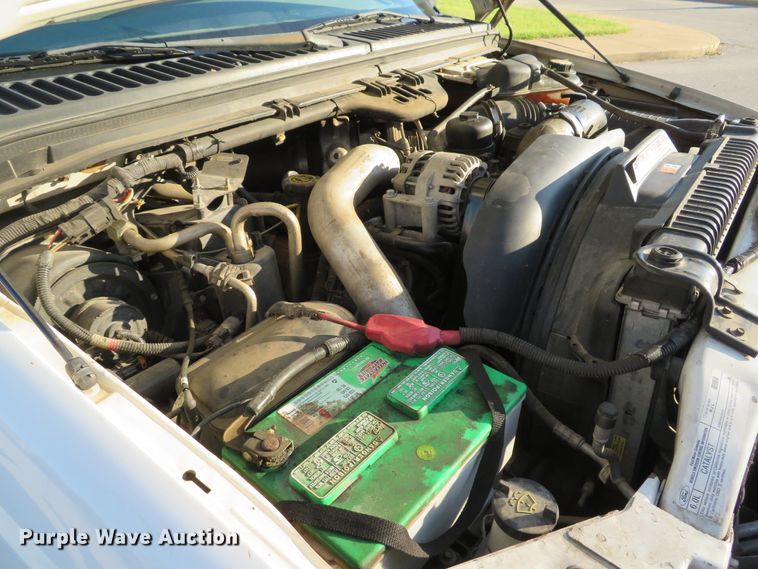 image for item DH2106 2006 Ford F350 Super Duty XL Crew Cab pickup truck