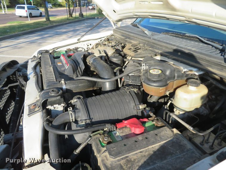 image for item DH2106 2006 Ford F350 Super Duty XL Crew Cab pickup truck