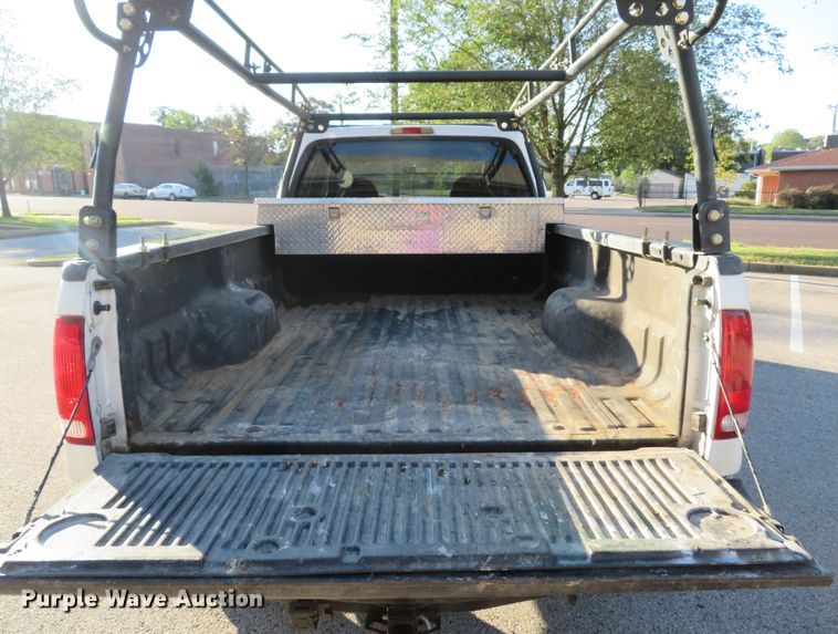image for item DH2106 2006 Ford F350 Super Duty XL Crew Cab pickup truck