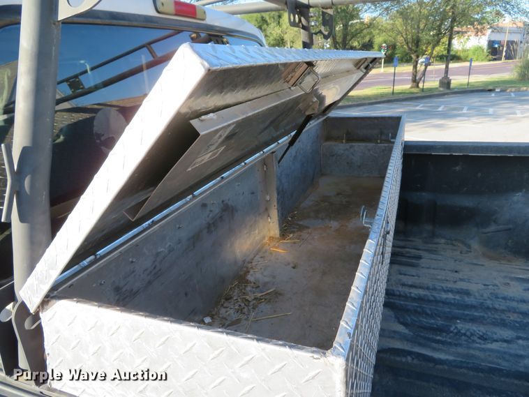 image for item DH2106 2006 Ford F350 Super Duty XL Crew Cab pickup truck