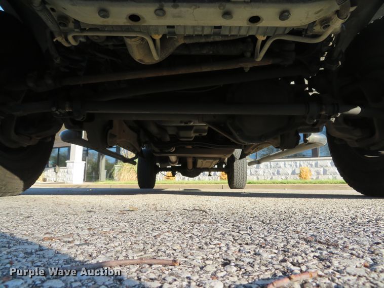 image for item DH2106 2006 Ford F350 Super Duty XL Crew Cab pickup truck