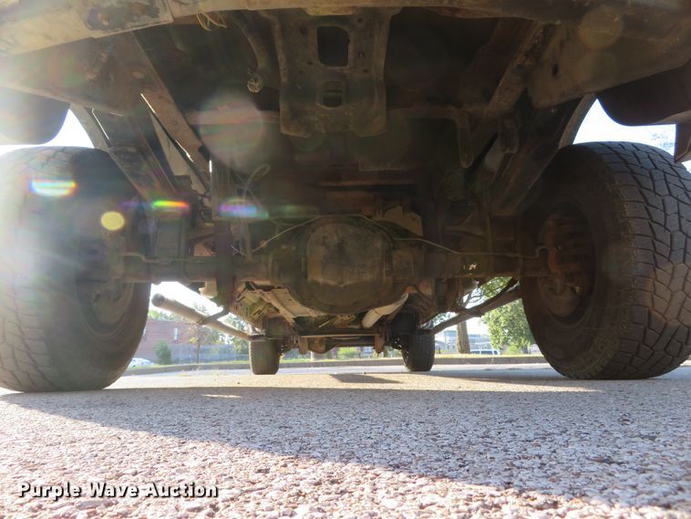 image for item DH2106 2006 Ford F350 Super Duty XL Crew Cab pickup truck