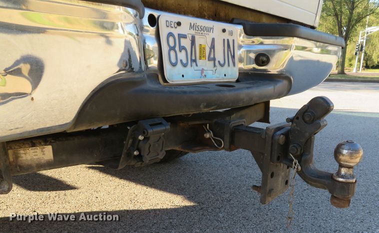 image for item DH2106 2006 Ford F350 Super Duty XL Crew Cab pickup truck