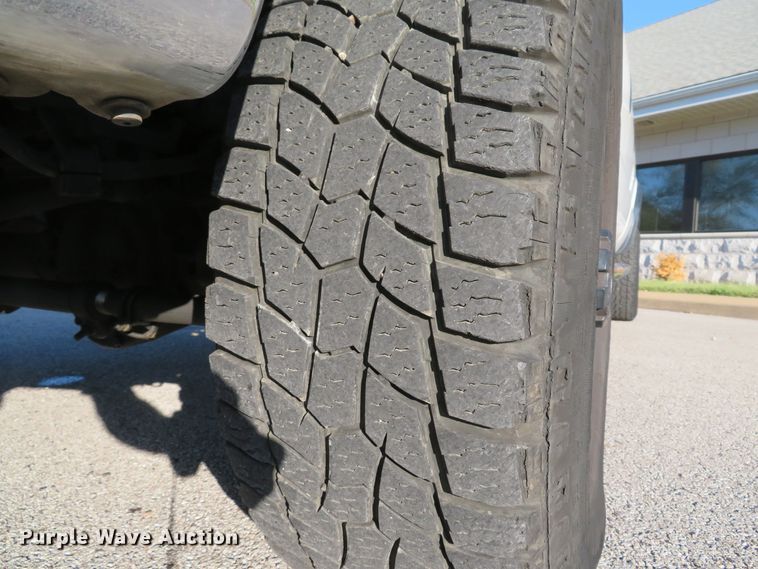 image for item DH2106 2006 Ford F350 Super Duty XL Crew Cab pickup truck