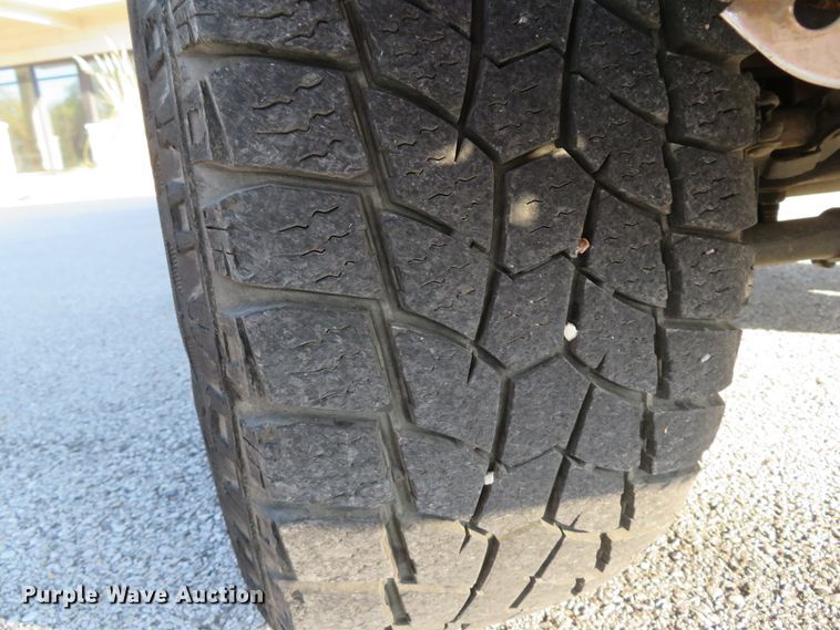 image for item DH2106 2006 Ford F350 Super Duty XL Crew Cab pickup truck