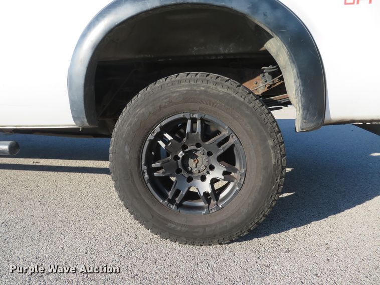 image for item DH2106 2006 Ford F350 Super Duty XL Crew Cab pickup truck