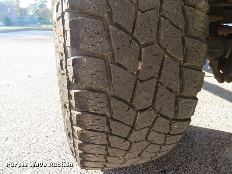 image for item DH2106 2006 Ford F350 Super Duty XL Crew Cab pickup truck